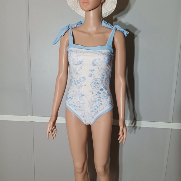 Size small nwt - Picture 10 of 13